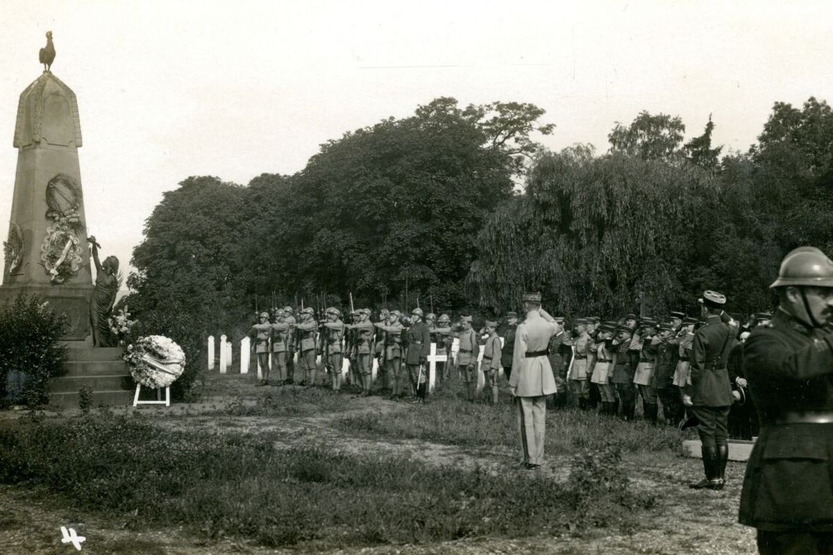Den Toten zum Gedächtnis, den Lebenden