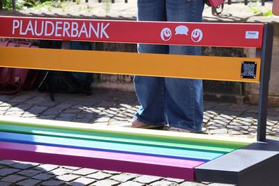 Plauderbank am Spielplatz Plauderbank am Spielplatz