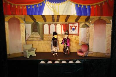 „Parmissi“ – Marionettentheater für Erwachsene